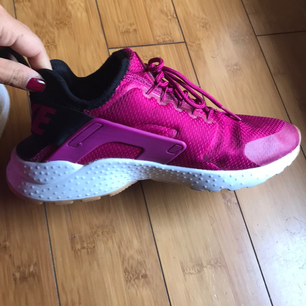 Nike Air Huarache Women's Shoe